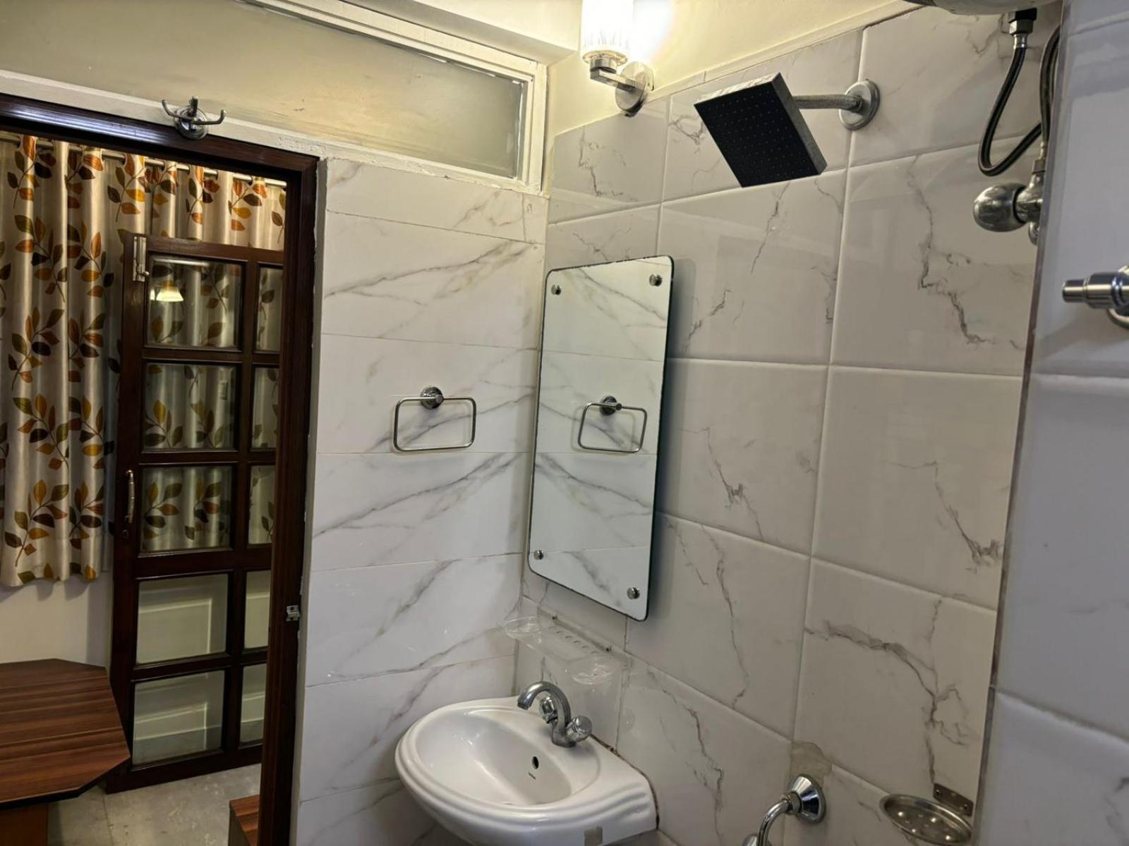Om Sai Villa Guesthouse Καλκούτα Εξωτερικό φωτογραφία