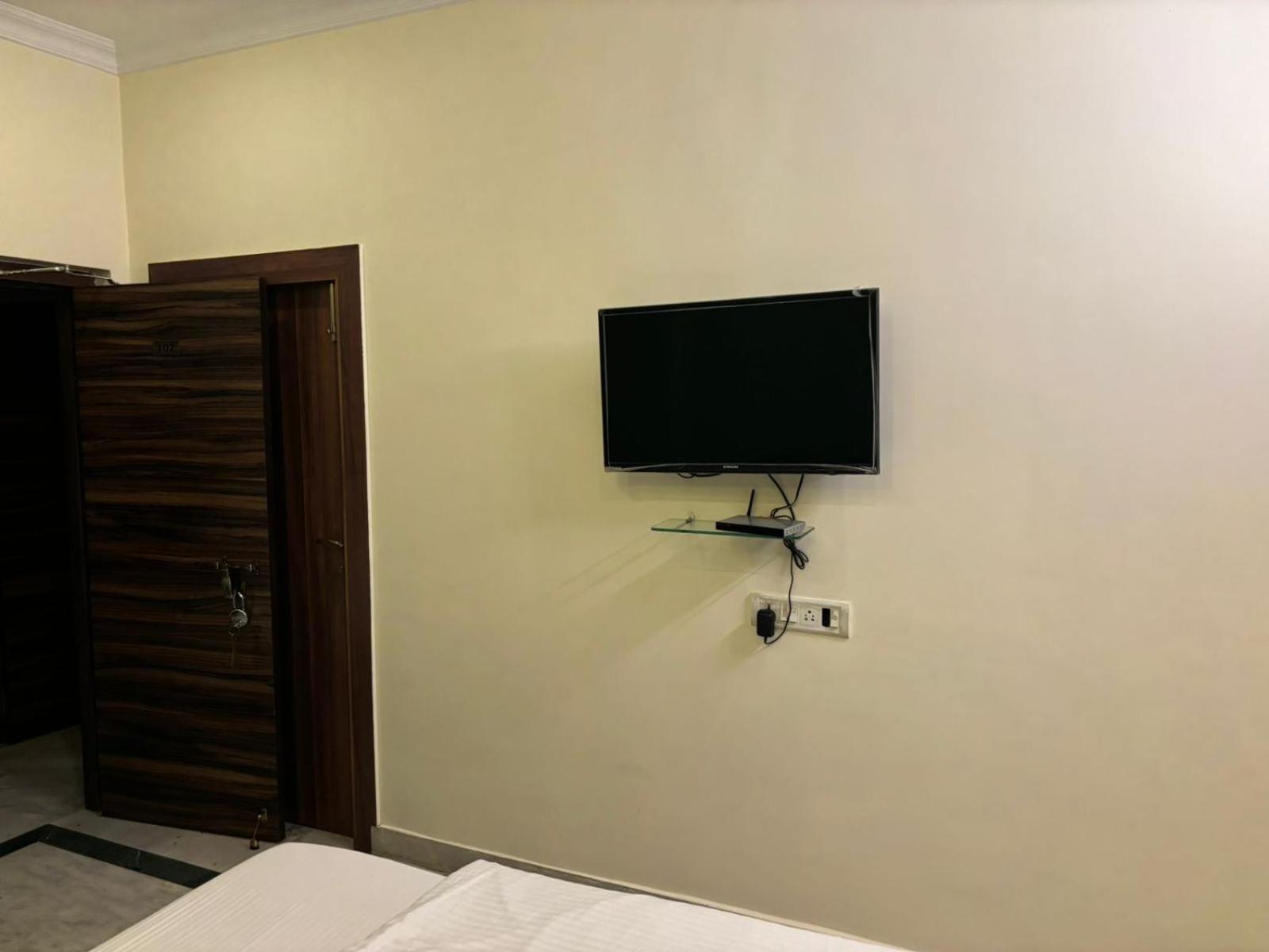 Om Sai Villa Guesthouse Καλκούτα Εξωτερικό φωτογραφία
