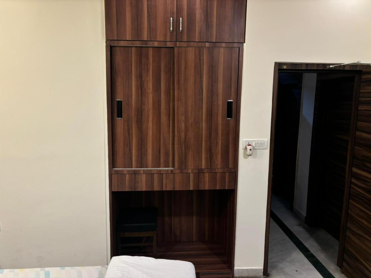 Om Sai Villa Guesthouse Καλκούτα Εξωτερικό φωτογραφία
