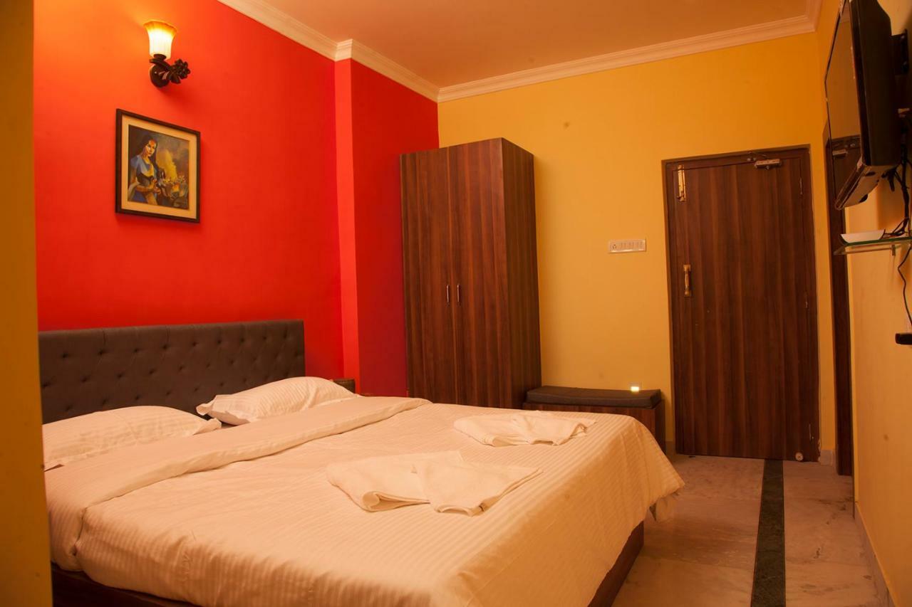 Om Sai Villa Guesthouse Καλκούτα Εξωτερικό φωτογραφία